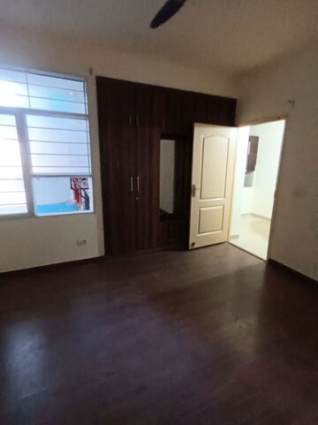 Room in 3 BHK Apartment at RG Euphoria, Vrindavan Yojna – for Rent