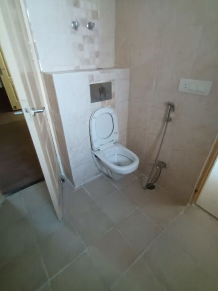 Bathroom, rg-euphoria 3 Bedroom 1585 Sq.Ft. Apartment In Vrindavan Yojna Lucknow 9857660