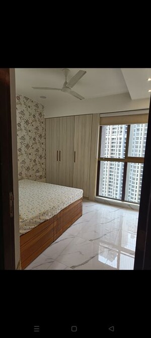 Room in 4 BHK Apartment at Raymond Ten X Era, Pokhran Road No One – for Sale