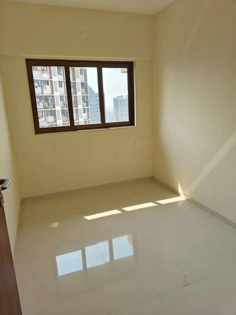 Room, lotus-sky-garden 2.5 Bedroom 942 Sq.Ft. Apartment In Malad West Mumbai 9857670