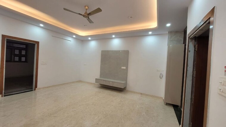 Room, sector 46 3 Bedroom 2100 Sq.Ft. Builder Floor In Sector 46 Gurgaon 9857682