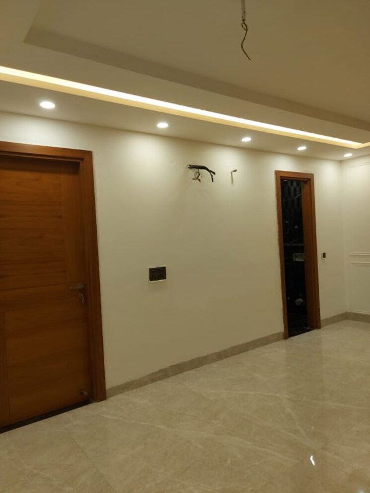 Room, sector 85 3 Bedroom 1620 Sq.Ft. Builder Floor In Sector 85 Faridabad 9857683