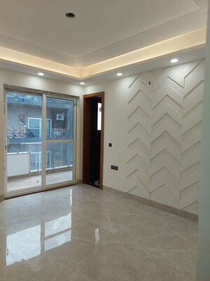 Room in 3 BHK Builder Floor at Sector 85 – for Sale