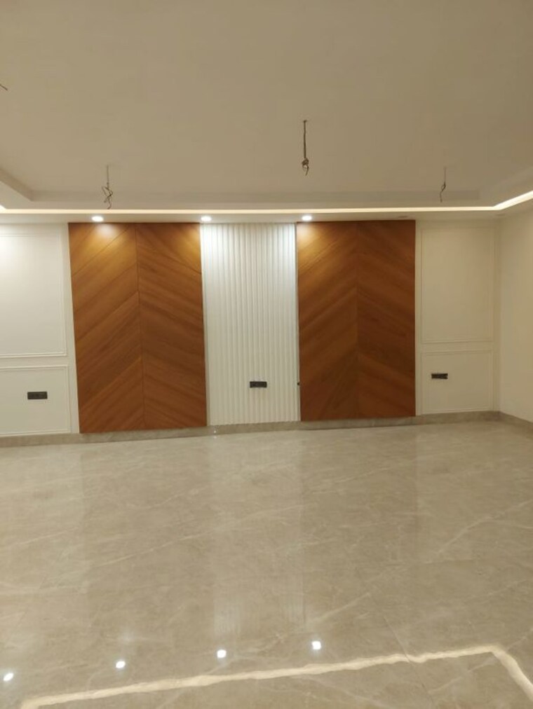 Room, sector 85 3 Bedroom 1620 Sq.Ft. Builder Floor In Sector 85 Faridabad 9857683