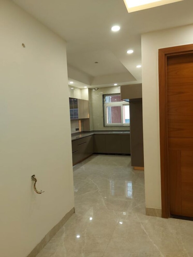 Room, sector 85 3 Bedroom 1620 Sq.Ft. Builder Floor In Sector 85 Faridabad 9857683