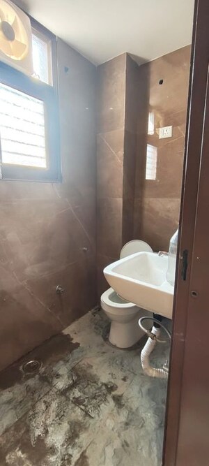 Bathroom in 1 BHK Apartment at Neb Sarai – for Rent