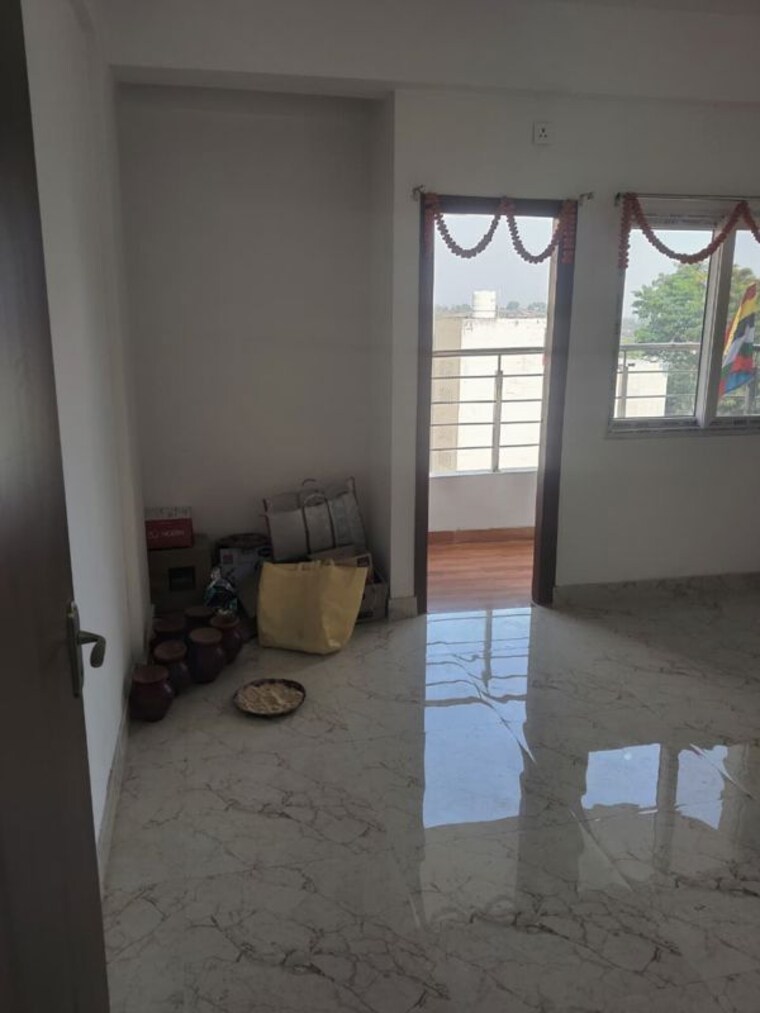 Room, lalpur  1600 Sq.Ft. Apartment In Lalpur Ranchi 9857696