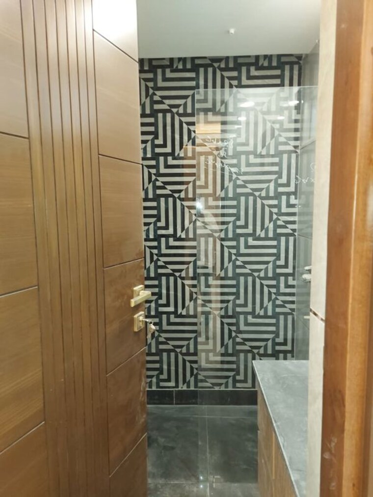 undefined, sector 28 3 Bedroom 2250 Sq.Ft. Builder Floor In Sector 28 Faridabad 9857701