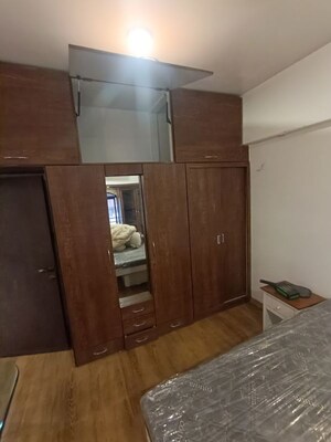 Room in 2 BHK Apartment at NRI Complex Phase 2, Seawoods – for Rent