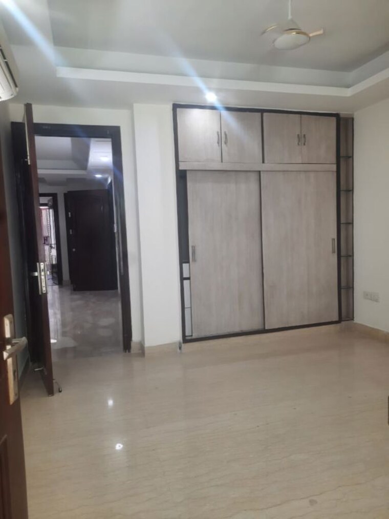 Room, kailash colony 3 Bedroom 1440 Sq.Ft. Builder Floor In Kailash Colony Delhi 9857741
