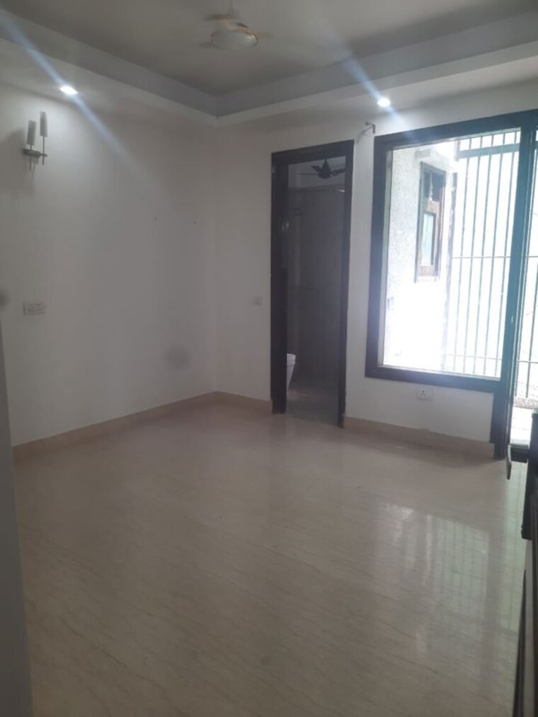 Room, kailash colony 3 Bedroom 1440 Sq.Ft. Builder Floor In Kailash Colony Delhi 9857741