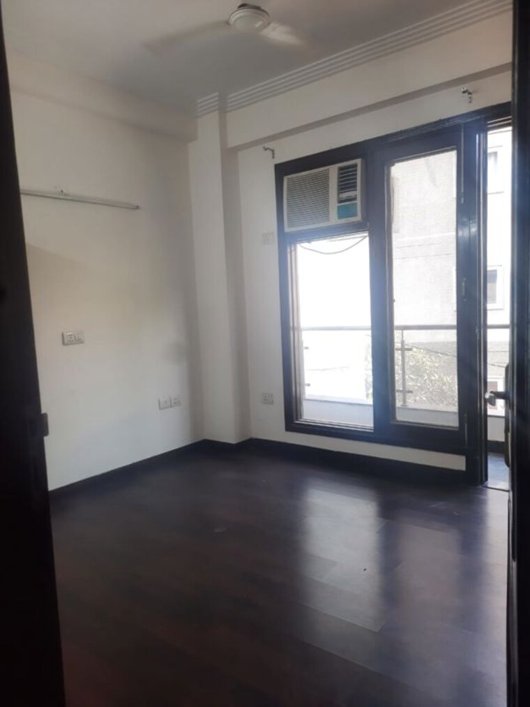 Room, kailash colony 3 Bedroom 1440 Sq.Ft. Builder Floor In Kailash Colony Delhi 9857741