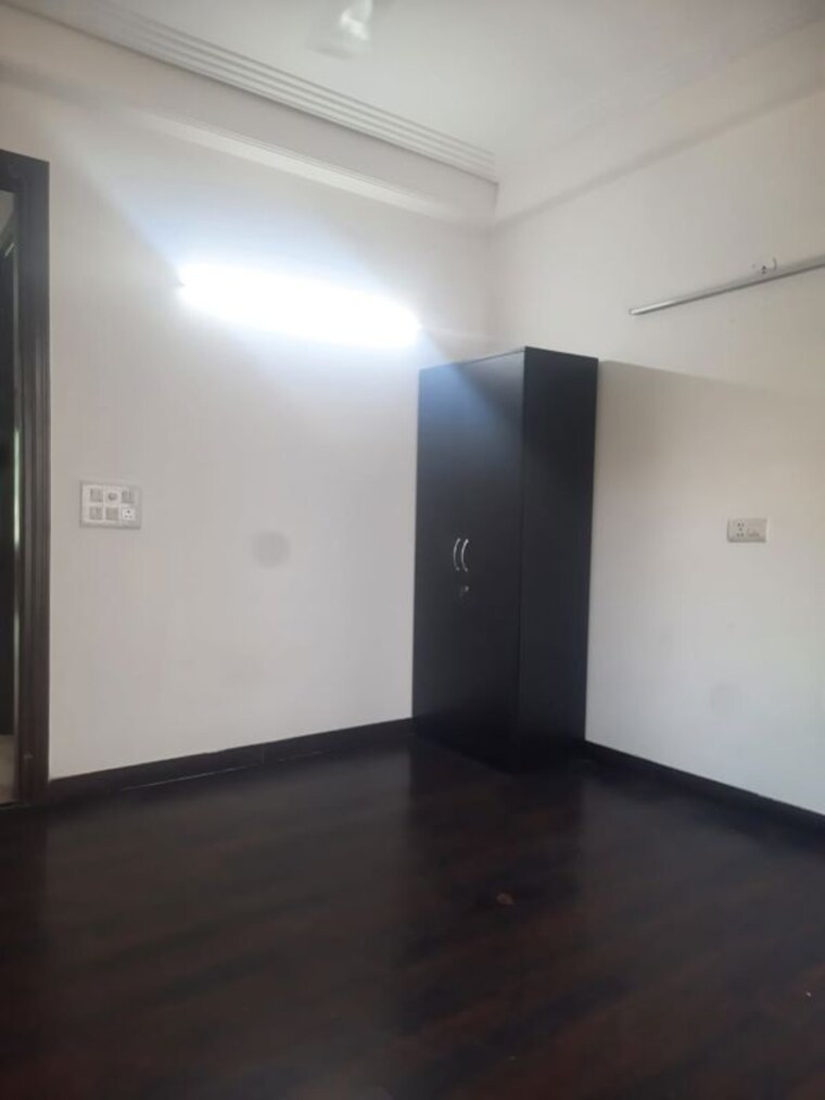 Room, kailash colony 3 Bedroom 1440 Sq.Ft. Builder Floor In Kailash Colony Delhi 9857741