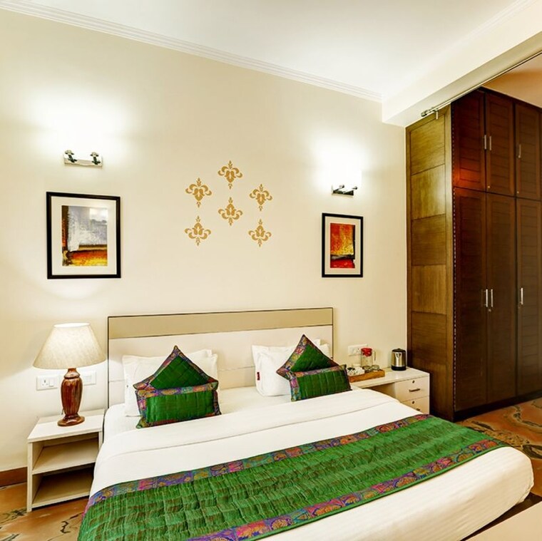 Bedroom, greater kailash ii 4 Bedroom 6000 Sq.Ft. Builder Floor In Greater Kailash ii Delhi 9857754