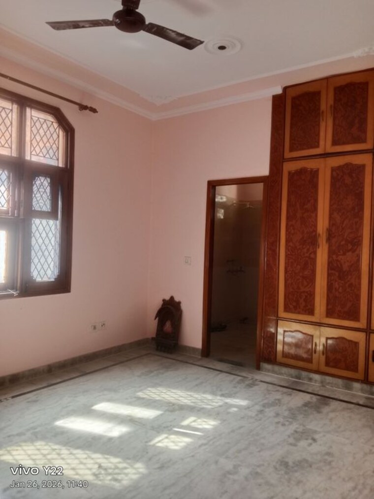 Room, ashoka-enclave-3 2.5 Bedroom 1800 Sq.Ft. Builder Floor In Sector 35 Faridabad 9857764