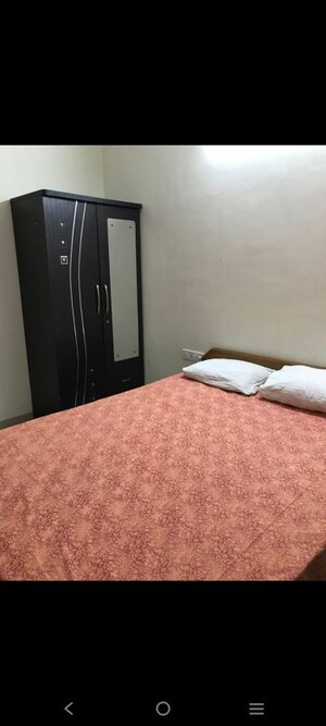 Room in 2 BHK Apartment at The Meadows, Near Vaishno Devi Circle On Sg Highway – for Rent