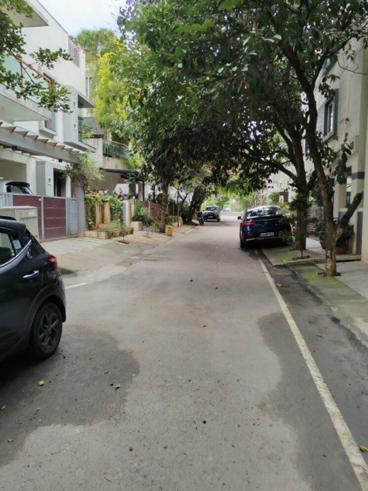 Map Location, duo-south-county  1200 Sq.Ft. Plot In Hosur Road Bangalore 9857678