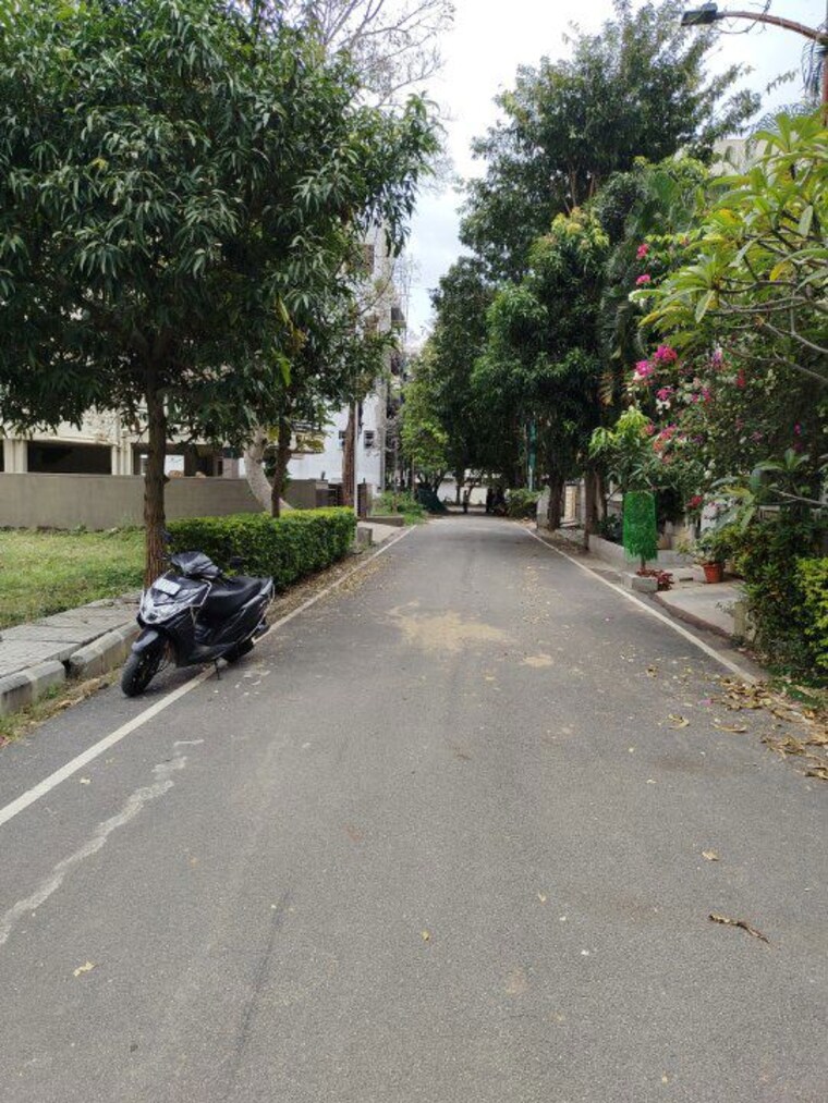 Map Location, duo-south-county  1200 Sq.Ft. Plot In Hosur Road Bangalore 9857678