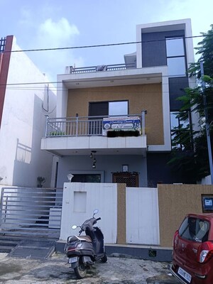 3 BHK Independent House For Sale in Vidhan Sabha Marg