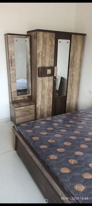 Room in 3 BHK Apartment at Uma Shlok 99, Chandkheda – for Rent