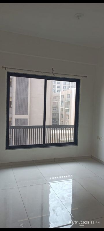 Room in 3 BHK Apartment at Uma Shlok 99, Chandkheda – for Rent