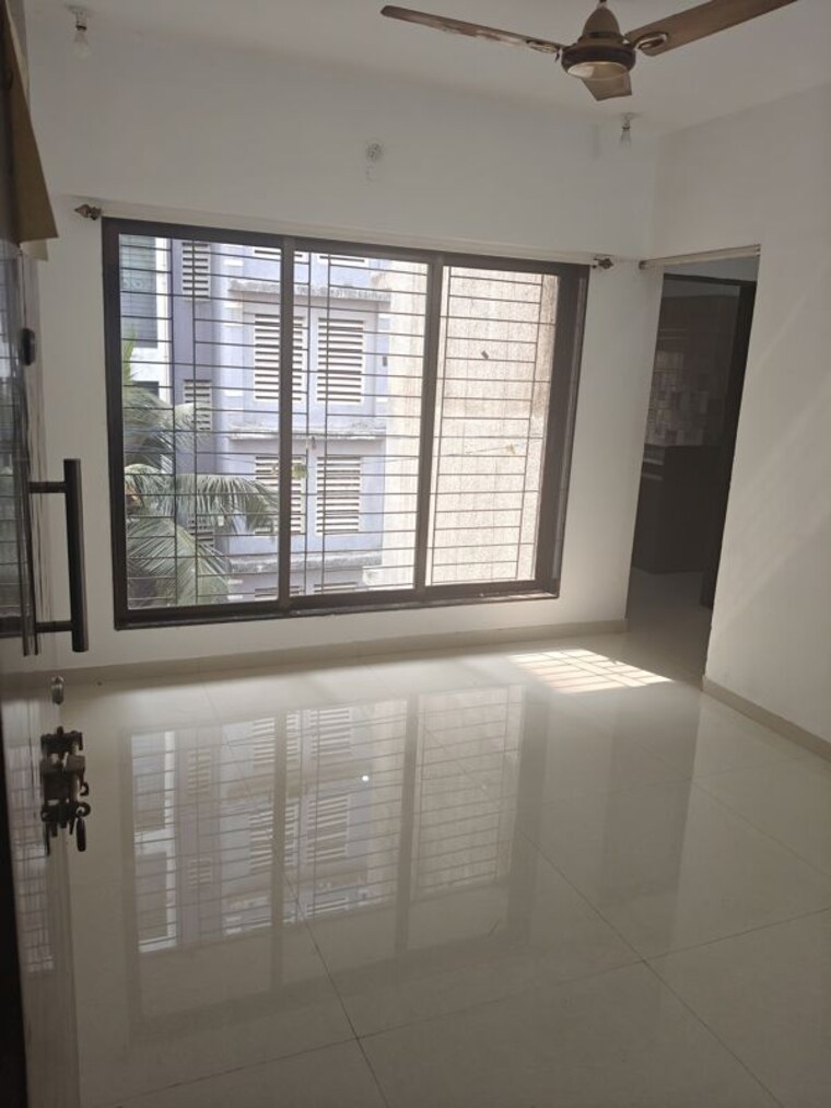 Room, kk-moniz-complex 1 Bedroom 400 Sq.Ft. Apartment In Santacruz East Mumbai 9857881