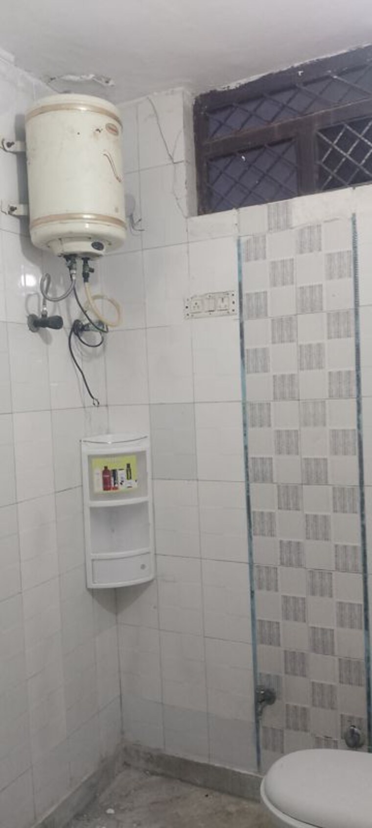 Bathroom, srs-tower 2.5 Bedroom 174 Sq.Ft. Builder Floor In Sector 31 Faridabad 9857884