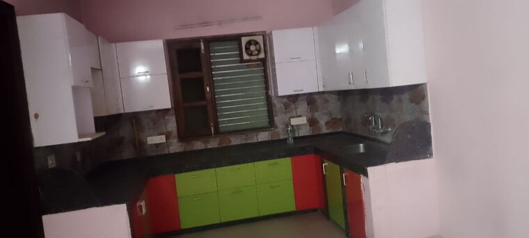 Kitchen, srs-tower 2.5 Bedroom 174 Sq.Ft. Builder Floor In Sector 31 Faridabad 9857884