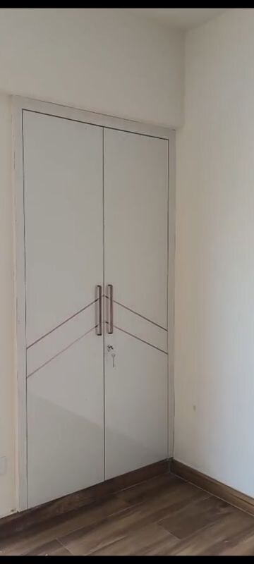 Furnished Amenities in 2 BHK Apartment at Samridhi Luxuriya Avenue, Sector 150 – for Rent