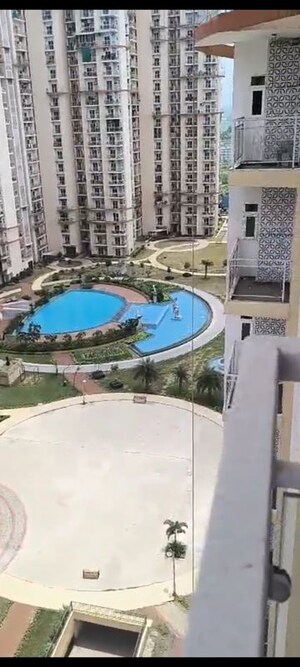 Team Area in 2 BHK Apartment at Samridhi Luxuriya Avenue, Sector 150 – for Rent