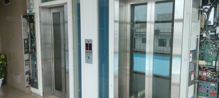 undefined, sector 63 Commercial Office Space 4200 Sq.Ft. In Sector 63 Noida 9856822