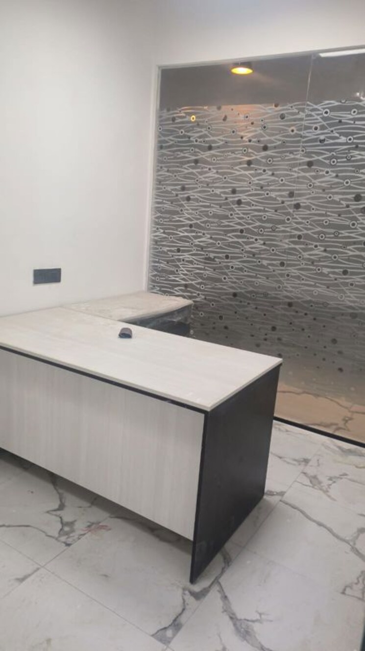 Team Area, sector 63 Commercial Office Space 600 Sq.Ft. In Sector 63 Noida 9857887