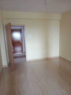 Room in 3 BHK Apartment at Doranda – for Rent