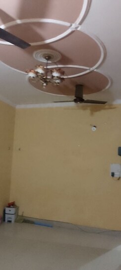 2.5 BHK + Pooja Room Builder Floor For Rent in Arun Yamuna Enclave