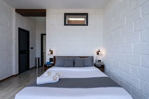 Room in 6+ BHK Independent House at Aerocity – for Sale