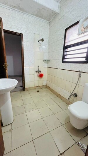 Bathroom in 3 BHK Builder Floor at Sector 30 – for Rent