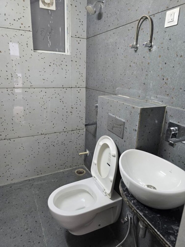 Bathroom, sector 40 4 Bedroom 180 Sq.Yd. Apartment In Sector 40 Panipat 9857998