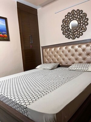 Bedroom in 3 BHK Builder Floor at Sector 38 – for Rent