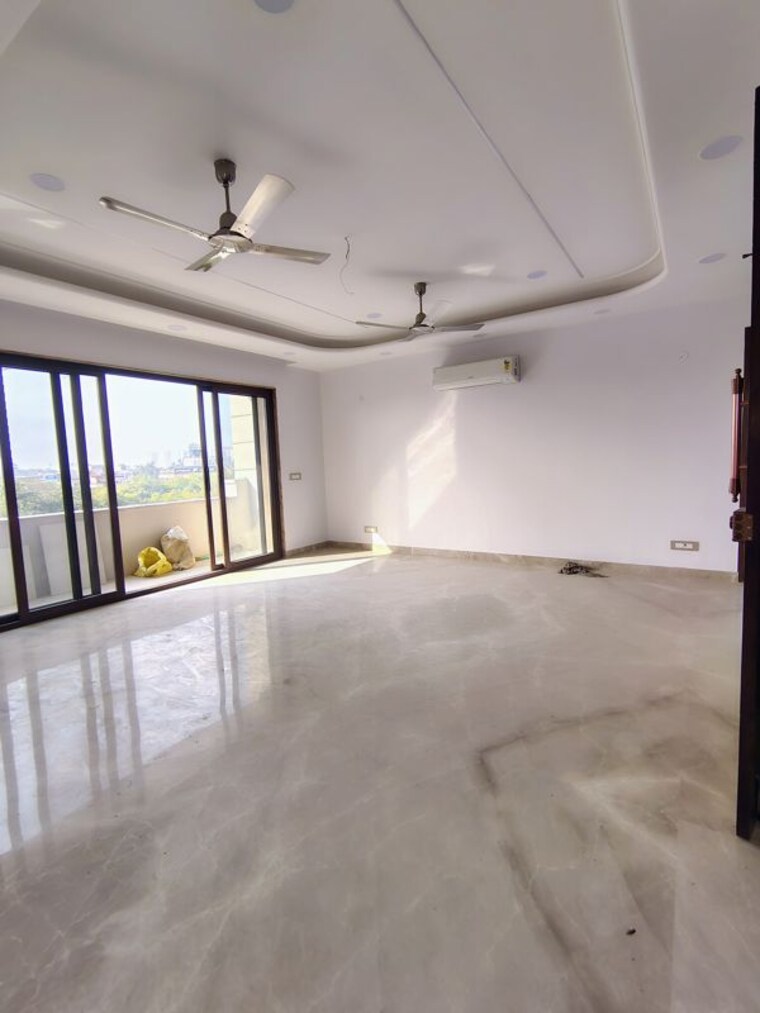 Room, palam vihar 2 Bedroom 260 Sq.Yd. Builder Floor In Palam Vihar Gurgaon 9858015