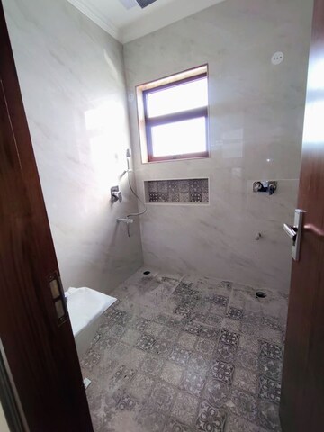 Bathroom in 2 BHK Builder Floor at Palam Vihar – for Rent