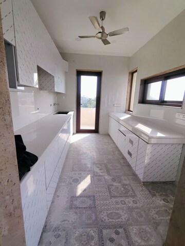 Building Lobby in 2 BHK Builder Floor at Palam Vihar – for Rent