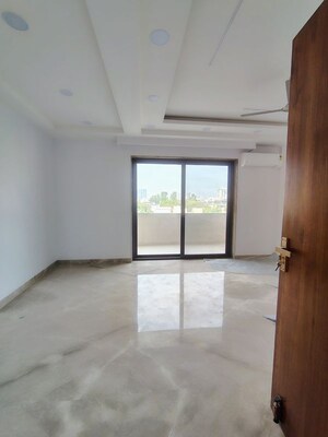 Room in 2 BHK Builder Floor at Palam Vihar – for Rent