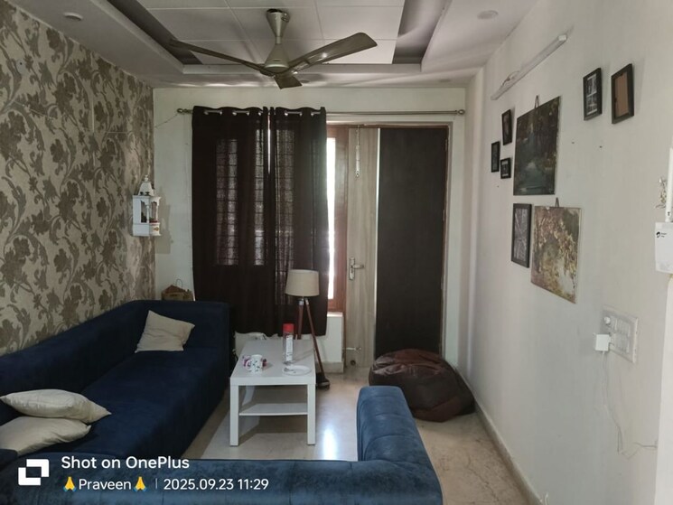 Living Room, sector 45 3 Bedroom 1650 Sq.Ft. Builder Floor In Sector 45 Gurgaon 9858022