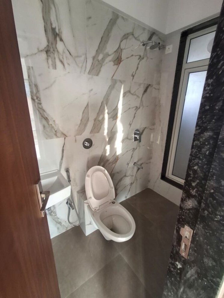 Bathroom, laxmina-krishna-niwas 5 Bedroom 1768 Sq.Ft. Apartment In Chembur Mumbai 9857986