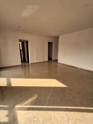 5 BHK Apartment For Sale in Laxmina Krishna Niwas, Chembur