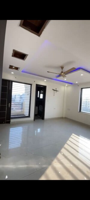 Room in 4 BHK Builder Floor at Sector 85 – for Sale