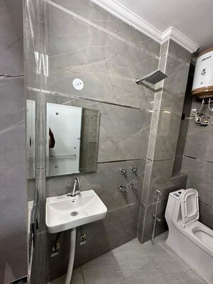 Bathroom in 1 RK Builder Floor at DLF City Phase III, Sector 24 – for Rent