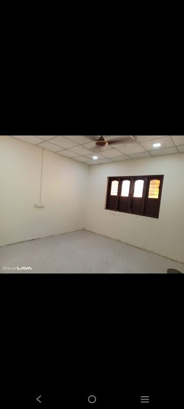 Room in 5 BHK Villa at Hemvir Aura, Ambawadi – for Rent
