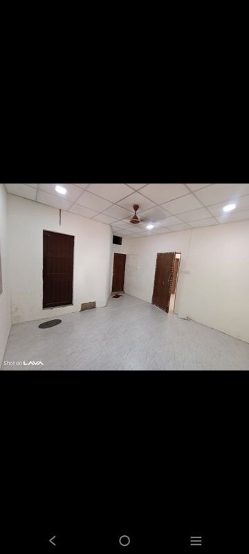 Room in 5 BHK Villa at Hemvir Aura, Ambawadi – for Rent