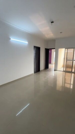 Room in 3 BHK Apartment at Himalaya Pride, Tech Zone 4 Greater Noida – for Sale